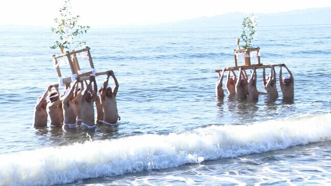“男がオトコを磨く祭り” 年男らが無病息災などを祈願し極寒の海へ「厳冬海中みそぎ祭り」開催＝静岡・沼津市|TBS NEWS DIG