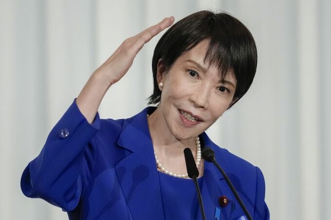 円は下落スタート、「高市トレード」再燃－株高観測と超長期債安警戒