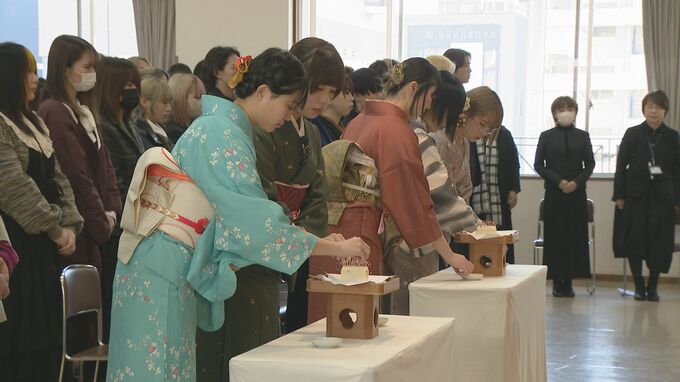 「お疲れ様でした、という気持ち込め」豆腐に刺して酒で清める伝統の「針供養」　専門学校生で師走の伝統行事　|　福岡のニュース｜RKB NEWS｜RKB毎日放送