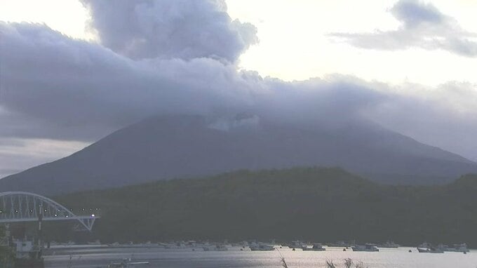 桜島噴火で噴煙高さ1400m　火口から北西・鹿児島市吉野方向に降灰予想【きょう・あすの降灰予報】|TBS NEWS DIG