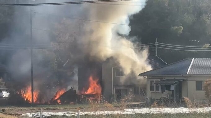 【速報】「激しい炎と煙」倉敷市真備町で建物火災　消防が消火作業中|TBS NEWS DIG