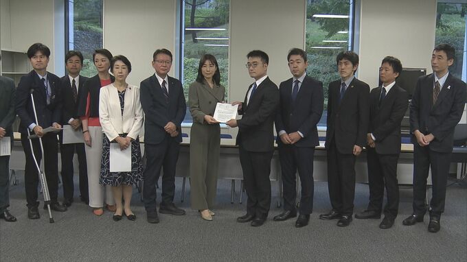 立憲・長妻政調会長「悪のビジネスモデルにメスを入れる」悪質ホストクラブ被害防止の徹底を求める要望書を政府に提出