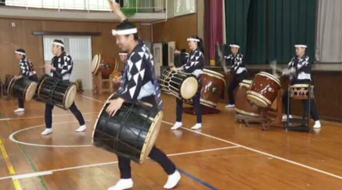 「すごくかっこ良くて感動しました」 和太鼓集団「鼓童」が中学生と交流　|　愛媛のニュース - Nスタえひめ｜あいテレビは6チャンネル