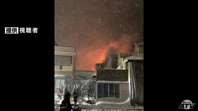 14日夜に青森市の事務所兼倉庫で火事　約4時間後に消火　建物の事務所部分など約50平方メートルが焼ける　けが人なし|TBS NEWS DIG