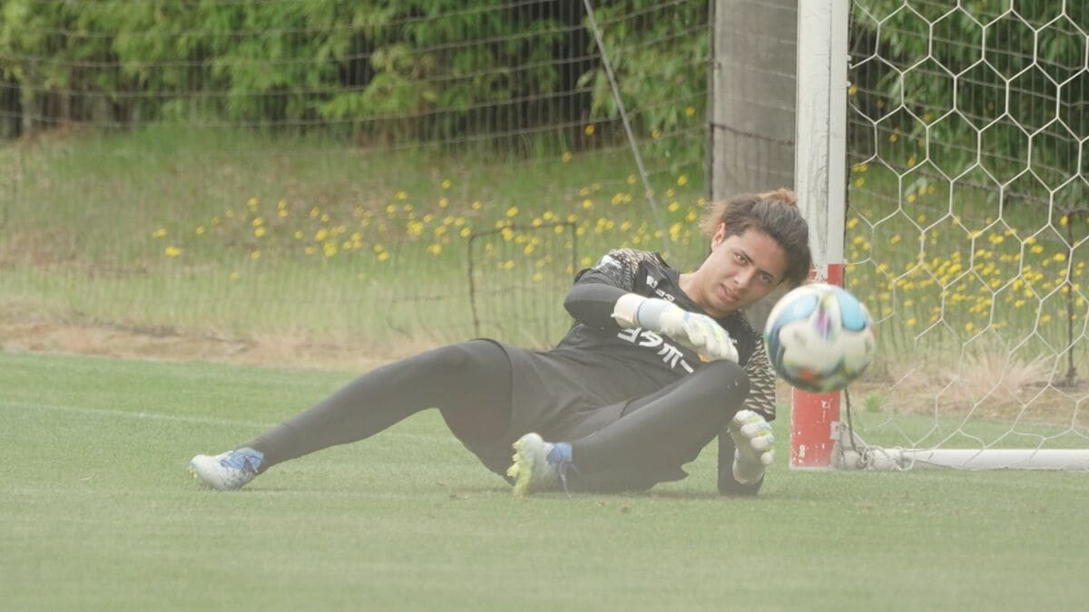 ベンチ裏でシュミット選手を救った“ある助言” GK史上最年少で日本代表