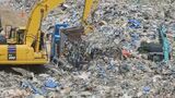 不適切な盛土の上に広がる野積みされた大量のゴミ　耐震強度に不安も　住民団体が市に申し入れ　広島|TBS NEWS DIG