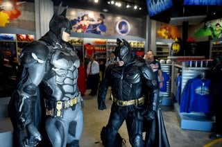 バットマンなどワーナー「ヒーロー」、テーマパーク展開拡大を協議| TBS CROSS DIG with Bloomberg