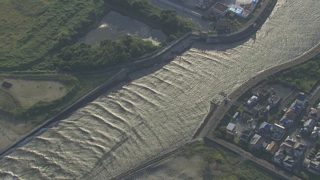 【速報】津波か  三重・鈴鹿市内の川を水が遡上  上空のヘリコプター映像  愛知・三重で津波警報|TBS NEWS DIG