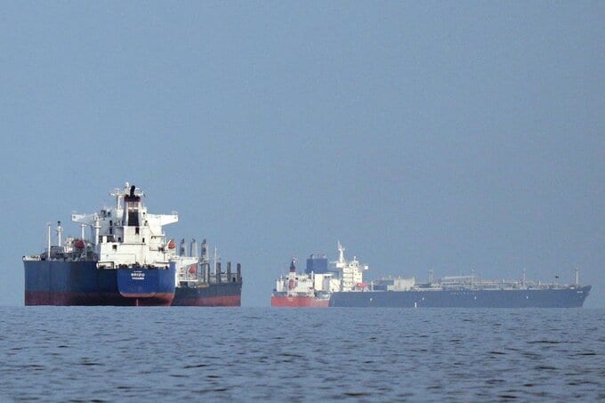 原油、なぜ現物が先物より高いのか－「バックワーデーション」とは