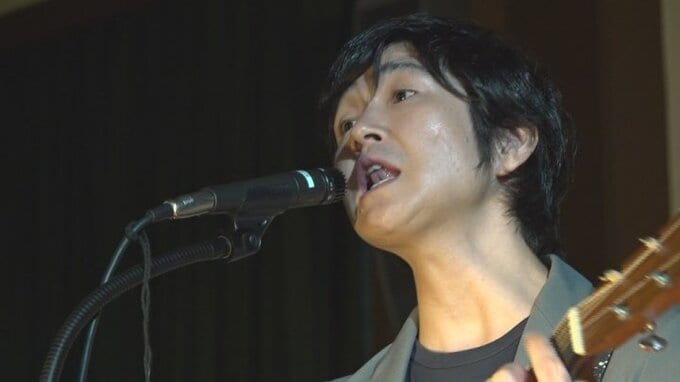 レミオロメンの藤巻亮太さんが学園祭にサプライズで登場！　山梨の中学校　|　山梨のニュース | ＵＴＹテレビ山梨