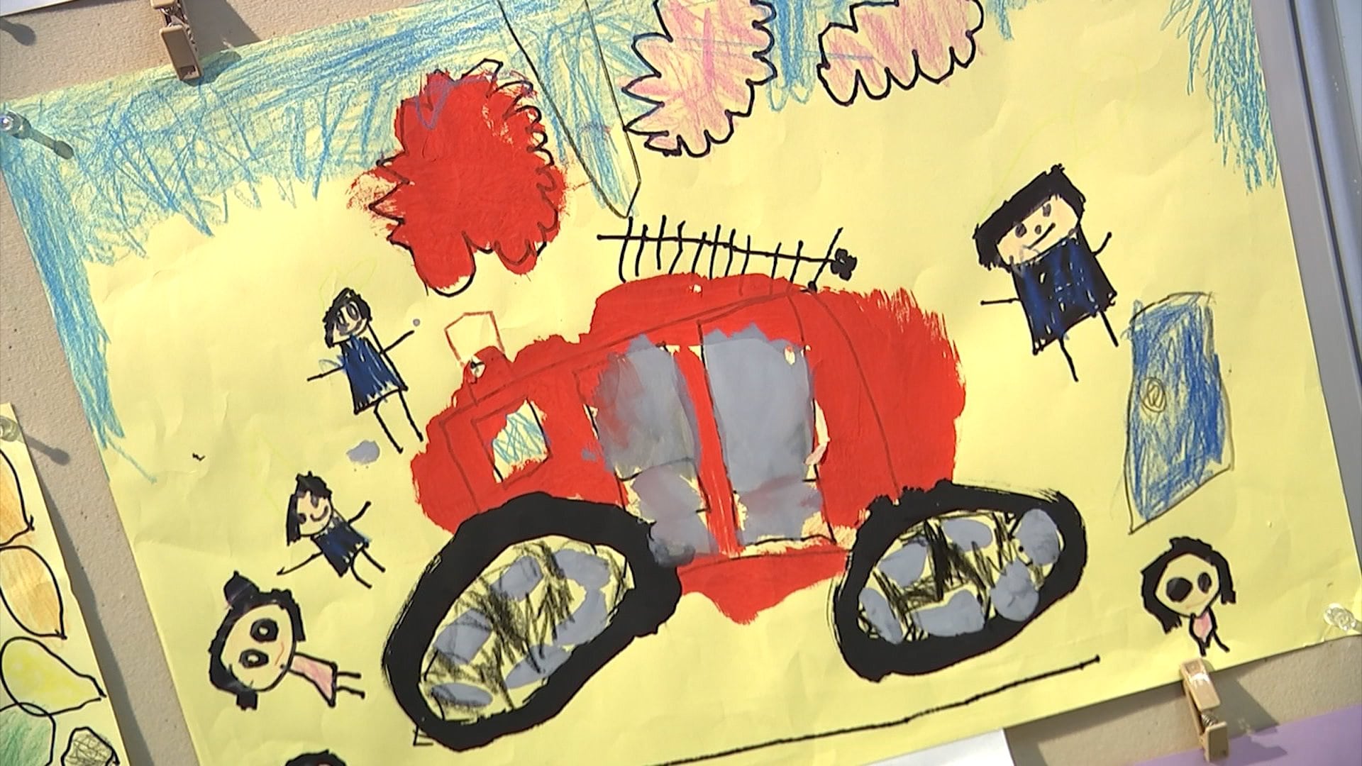 やっちゃん絵画2点 みてみていっぱいかいたよ！」0歳から5歳の子どもが描いた絵画を250点