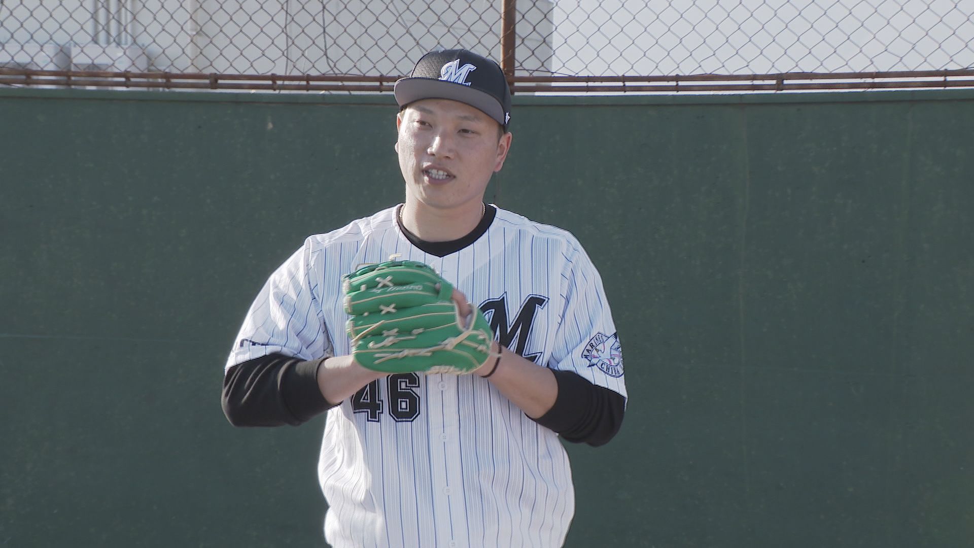 ロッテ岩下大輝投手 “ふるさと大使”務める石川・内灘町で野球教室