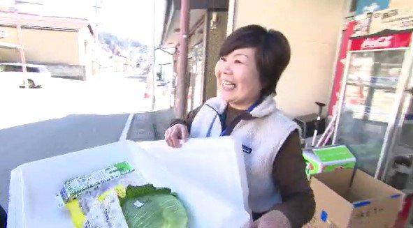 近くの店舗の閉店に加え移動購買車も運行終了…山あいの高齢者のピンチを救ったのは地域おこし協力隊「無料で買い物代行の新サービス」スタート、一人暮らしのお年寄りにはうれしい「おまけ」も　|　SBC NEWS | 長野のニュース | SBC信越放送