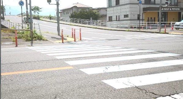 横断歩道を渡っていて…20代とみられる女性が軽乗用車にはねられ意識不明の重体…長野・下諏訪町の県道と町道交わる信号機ある交差点…頭を強く打ち病院搬送　|　SBC NEWS | 長野のニュース | SBC信越放送