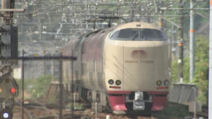 山陰線の架道橋に車が接触…安全確認のため一時運転見合わせ　「サンライズ出雲」「やくも」「スーパーまつかぜ」など4本に遅れ|TBS NEWS DIG