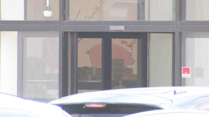 商業施設で盗撮か　福岡市職員の36歳男を逮捕　｢スカートの中を見たい、スリル味わうため｣容疑認める|TBS NEWS DIG