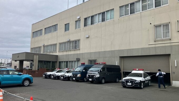 【高速道路】金網に引っ掛かる高齢男性の遺体を発見 道路工事の作業員が発見 道央道・千歳IC付近 | 北海道のニュース|HBC北海道放送