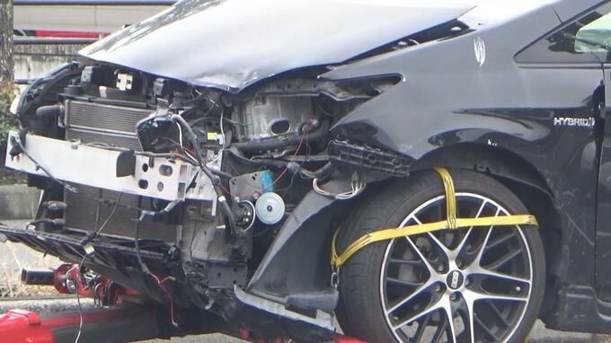 乗用車が大破… トラックに乗用車が追突 愛媛・松山環状線　|　愛媛のニュース - Nスタえひめ｜あいテレビは6チャンネル