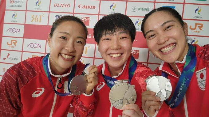バドミントン女子団体、中国に敗れ銀メダル　エース山口茜も一歩及ばず　2大会ぶりの金メダル逃す【アジア大会】|TBS NEWS DIG