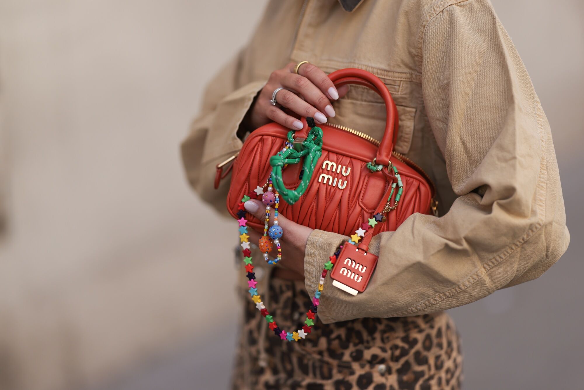プラダ、ライバルを圧倒－「MiuMiu」でZ世代引きつける | TBS CROSS