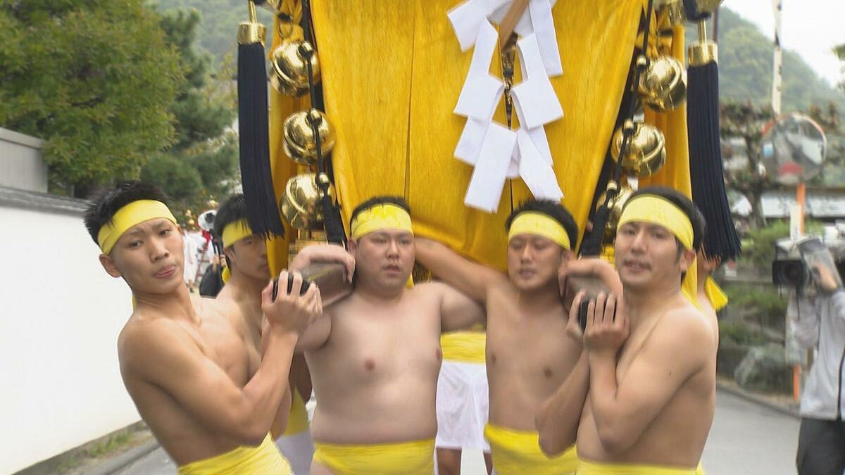 ふんどし姿の神守が 一体走り 松山市の勝岡八幡神社 愛媛のニュース Nスタえひめ あいテレビは6チャンネル ふんどし姿の神守が 一体走り 松山市の勝岡八幡神社 愛媛のニュース Nスタえひめ あいテレビは6チャンネル