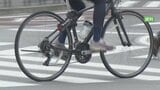 自転車の青切符制度　導入初日は「ながらスマホ」で1件摘発　国道でスマホ画面を見つめながら運転　山梨|TBS NEWS DIG