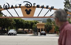 ディズニー、テレビ事業再編で数百人削減へ－米紙WSJ| TBS CROSS DIG with Bloomberg