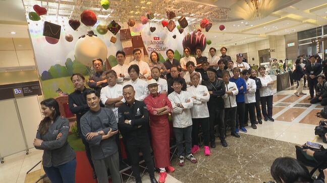 チョコの祭典「アムール・デュ・ショコラ」倍率7.3倍の先行販売会に2600人 カカオ豆不足で価格高騰でもシェフは気合十分 ジェイアール名古屋タカシマヤ|TBS NEWS DIG