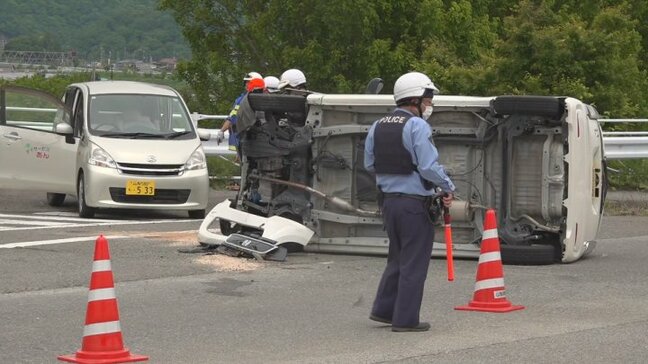 国道で3台の車が絡む事故　高齢女性1人が重体のもよう　現場は信号のある十字路交差点　山梨・身延町|TBS NEWS DIG