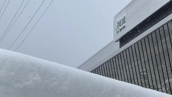 列車が雪で前進できず…JR飯山線で運転見合わせ　長野県飯山市は半日で17センチの降雪　乗客にけがなし　|　SBC NEWS | 長野のニュース | SBC信越放送