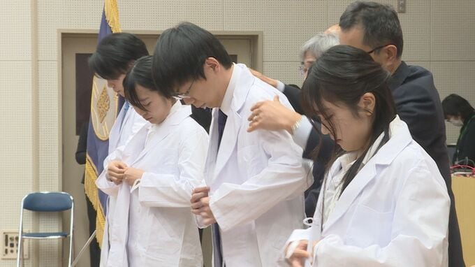 医学部の学生に自覚と責任を 白衣着衣式|TBS NEWS DIG
