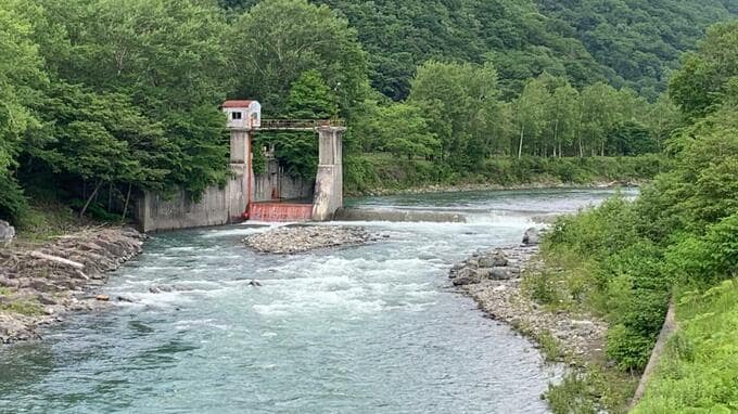 カヤックに乗っていた69歳の男性が川に流され死亡　浅瀬で降りて再び乗ろうとした際に流される　日高町　　|　北海道のニュース｜HBC北海道放送