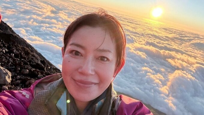 【須藤理彩】富士山山頂で『ミスター富士山』に遭遇「#アニー2026 　名古屋の大千穐楽の次の日から、富士山登ってきました」|TBS NEWS DIG