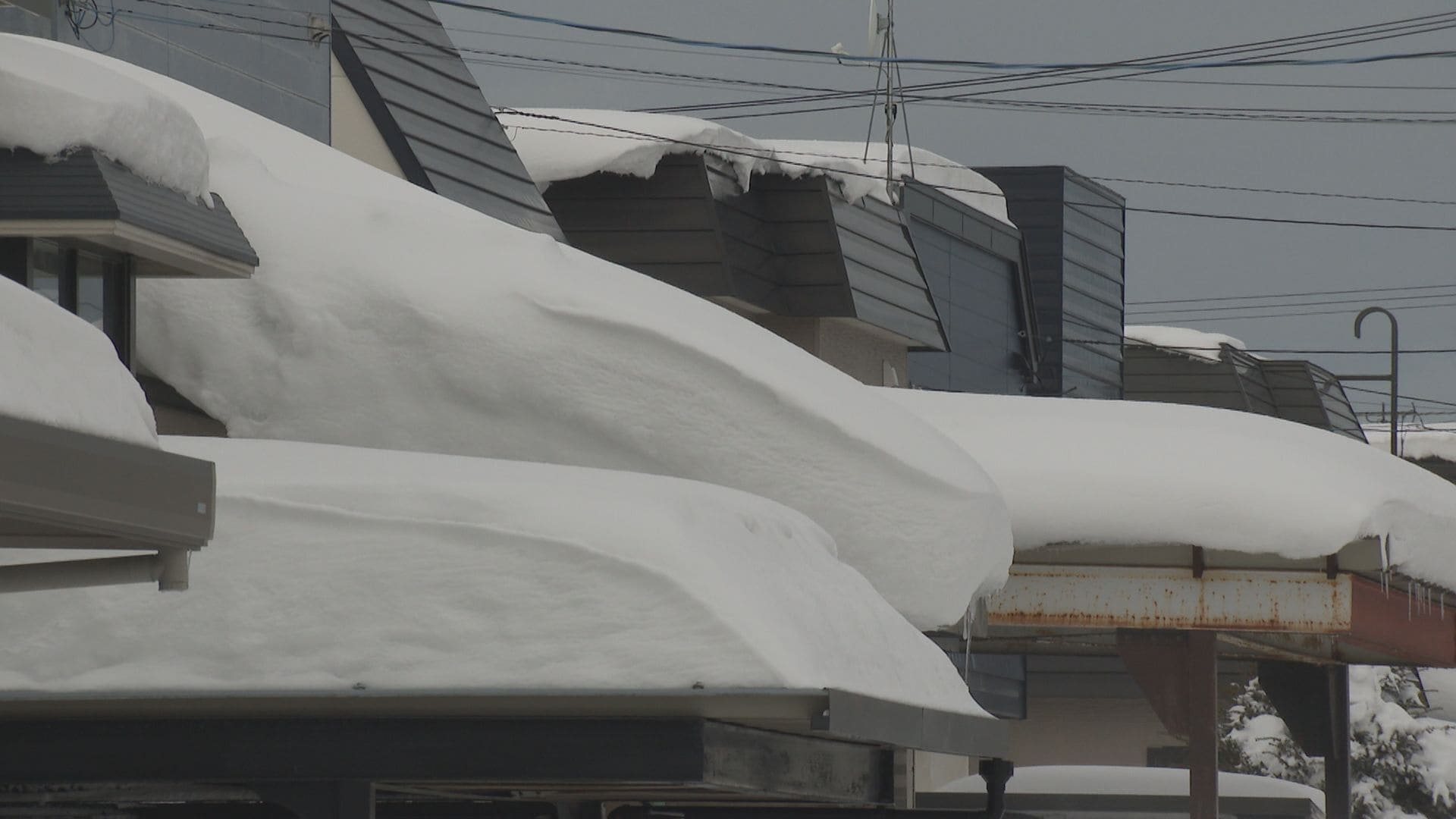 今季100人超死傷の“雪害死”「雪下ろしの必要はない」1980年代以降設計
