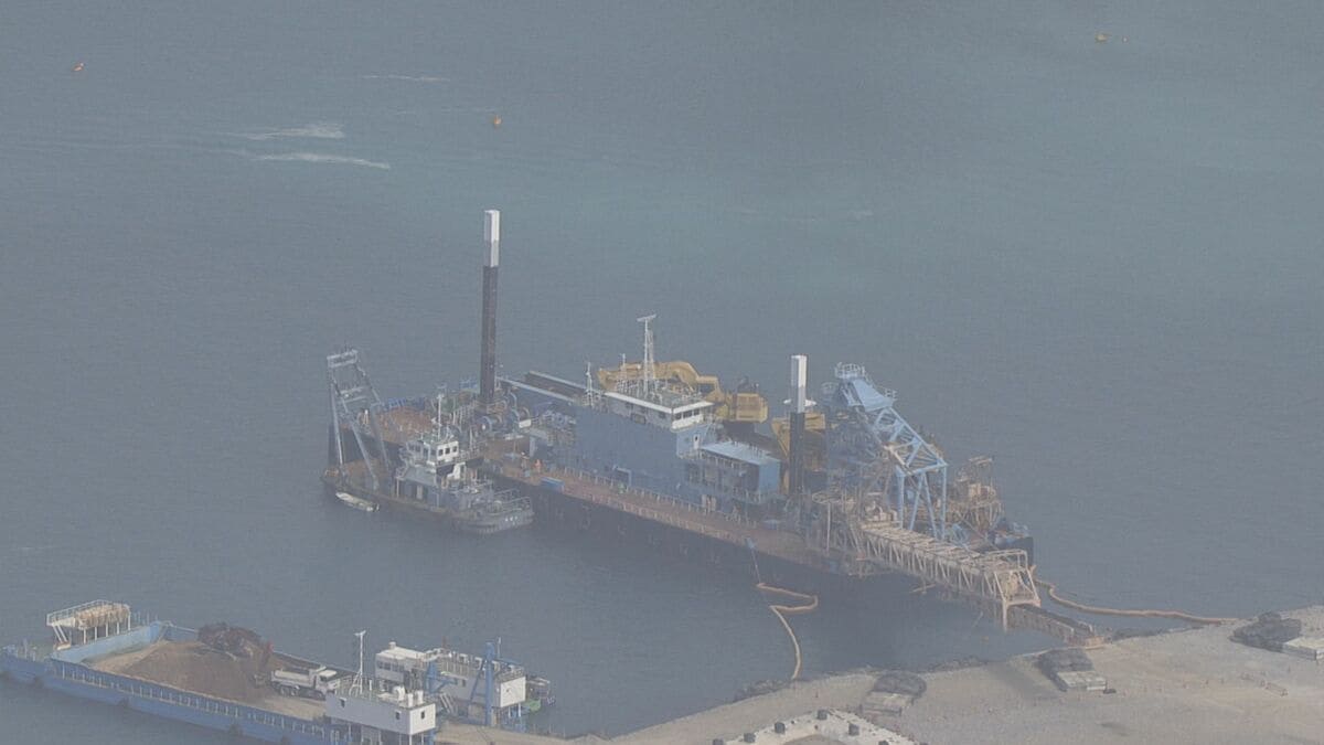 辺野古大浦湾側埋め立て ベルトコンベヤー搭載の「リクレーマ船」を近く稼働へ