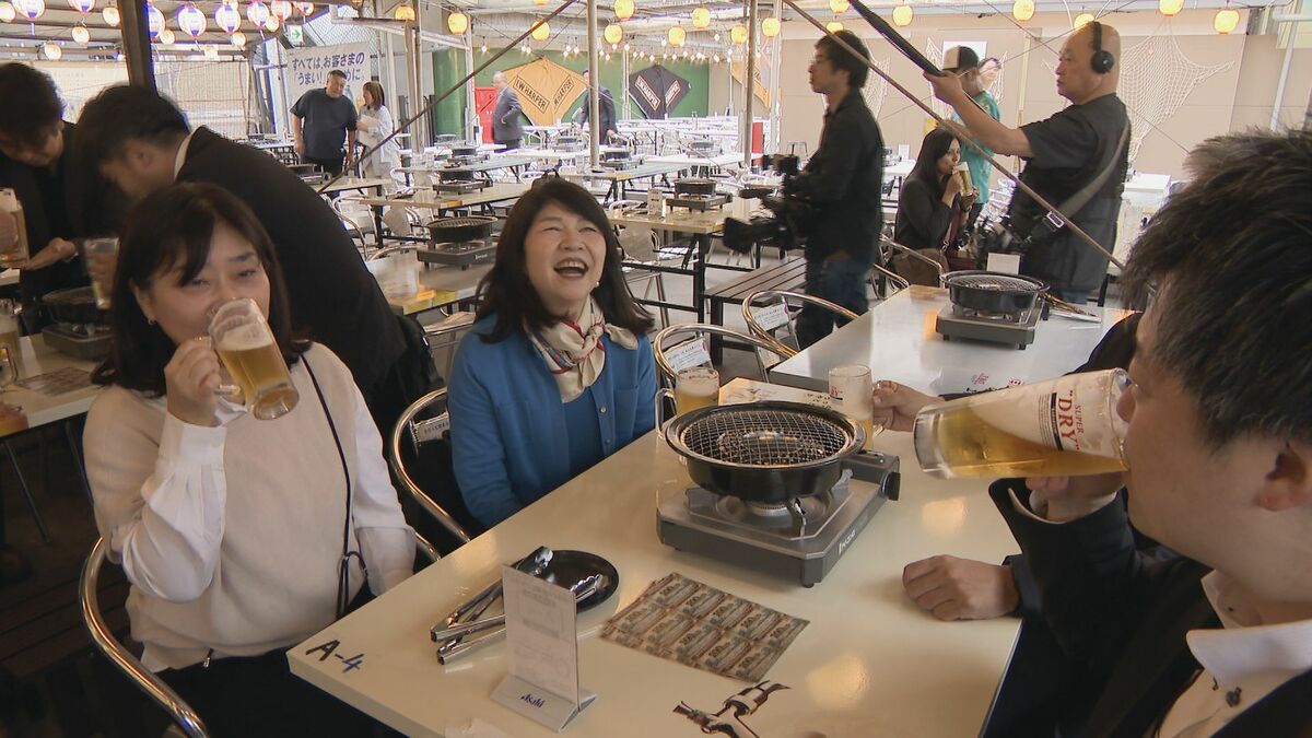 早くも名古屋で｢ビアガーデン｣オープン！ 市場直送の魚介やお値打ちな“未利用魚”を提供 ｢生きた魚が泳いでいて、新鮮｣ 名古屋･中村区 柳橋中央市場