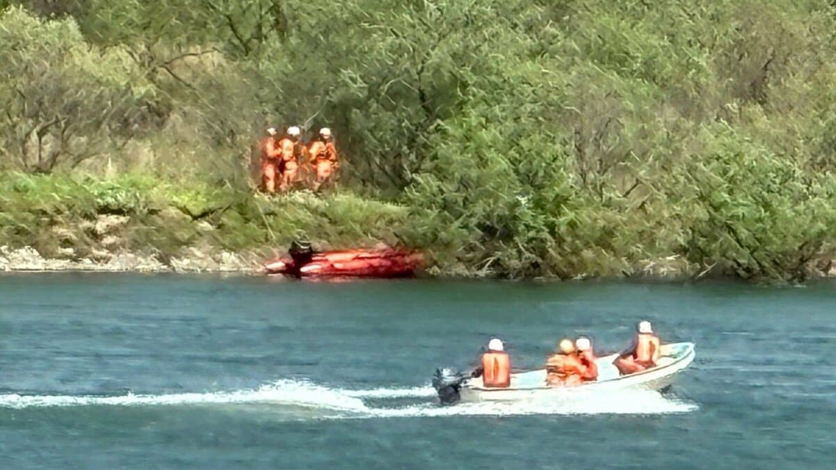 サムネイル_新潟・阿賀野川での巡視船転覆事故　流されていた60代の男性の死亡確認　船は橋脚に衝突し転覆