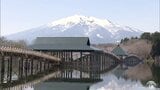 全長300ｍ　木造の三連太鼓橋としては日本一長い鶴田町の「鶴の舞橋」足かけ7年に渡る改修工事が終了で再出発　地元の小学生「日本で一番有名で、一番お客さんが来る橋になってほしい」|TBS NEWS DIG