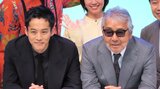 【松坂桃李】 寺尾聰と親子役で「夢のような時間」 寺尾も「デュエットが楽しかった」 ” 息子 ”との時間振り返る|TBS NEWS DIG
