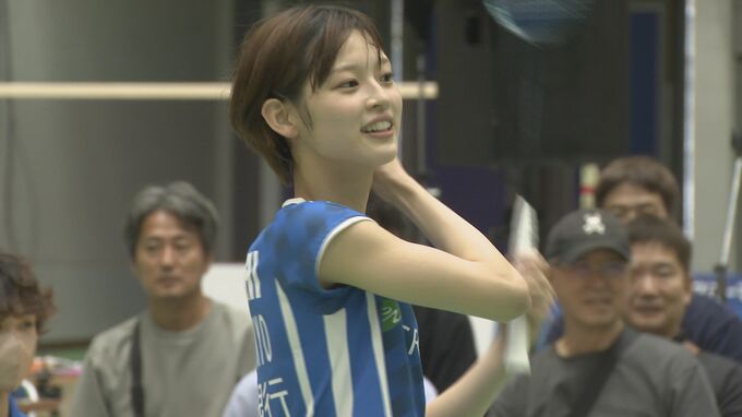 わずか３分？夢のダブルス「タグシオ」結成！田口真彩選手と潮田玲子さんが夢のタッグ「バドミントンスペシャルマッチ」会場湧かす　|　山口のニュース・天気・防災｜tys NEWS｜ｔｙｓテレビ山口