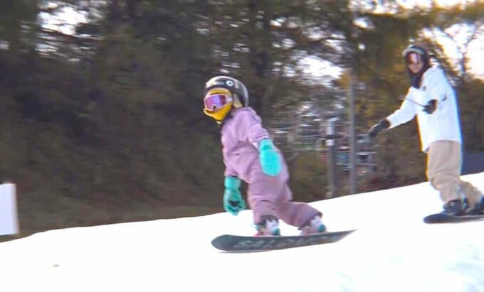 「ずっと楽しみにしていた！」軽井沢のスキー場がオープン　約４００メートルの２コースが滑走可能|TBS NEWS DIG