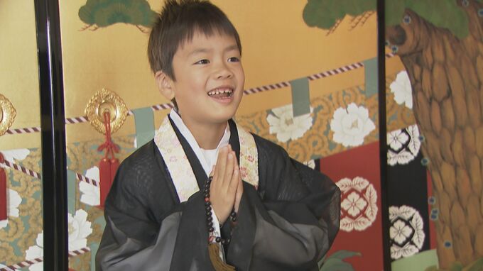 法衣コスプレ体験　お寺ならではの体験を「お寺マルシェ」　山口・下松　|　山口のニュース・天気・防災｜tys NEWS｜ｔｙｓテレビ山口