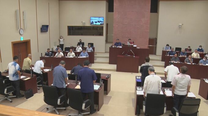 “もはや常態化”嘉手納基地でのパラ訓 全面禁止を求め地元が抗議決議 嘉手納町議会　|　沖縄のニュース｜RBC 琉球放送