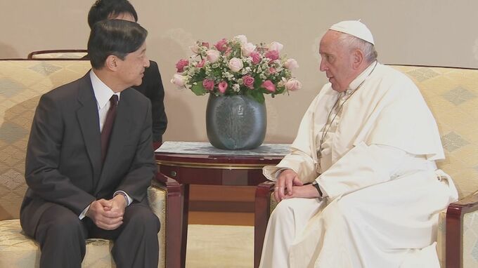 天皇皇后両陛下がローマ教皇フランシスコの死去を受け 侍従長を弔問としてローマ教皇庁大使館に　2019年11月に陛下は教皇と宮殿で懇談|TBS NEWS DIG