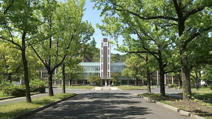 大学授業料の値上げに名誉教授「学生や保護者に負担の押し付け、これは間違っている」大学に撤回を申し入れ…日本人学部生は1.2倍の約64万円 留学生は2.5倍の約134万円に増額方針【岡山大学】|TBS NEWS DIG