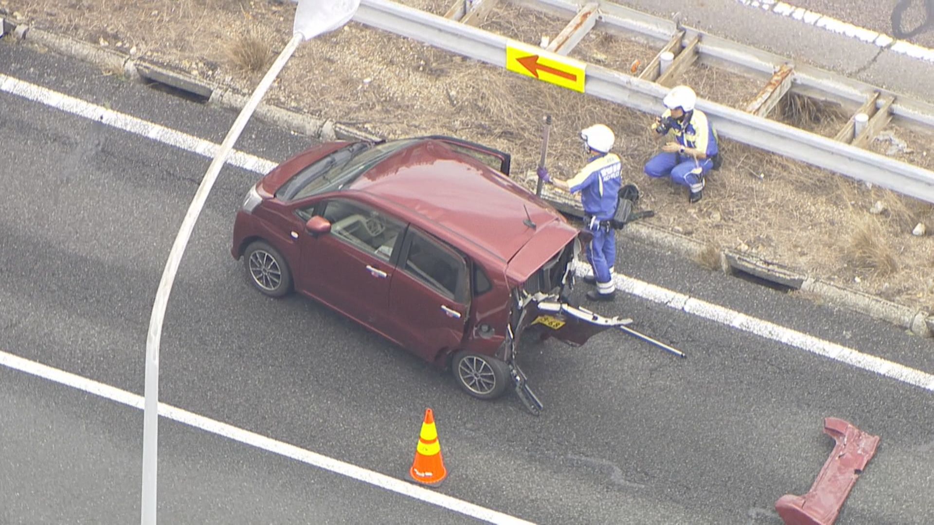 名神高速下りでトラックなど3台の玉突き事故 1人病院に搬送 現場の一宮IC付近では渋滞も 愛知