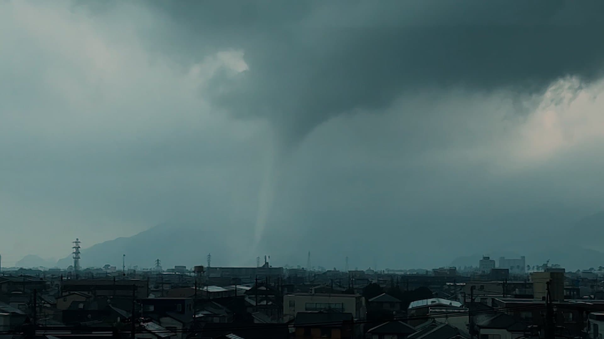 竜巻雲が発生