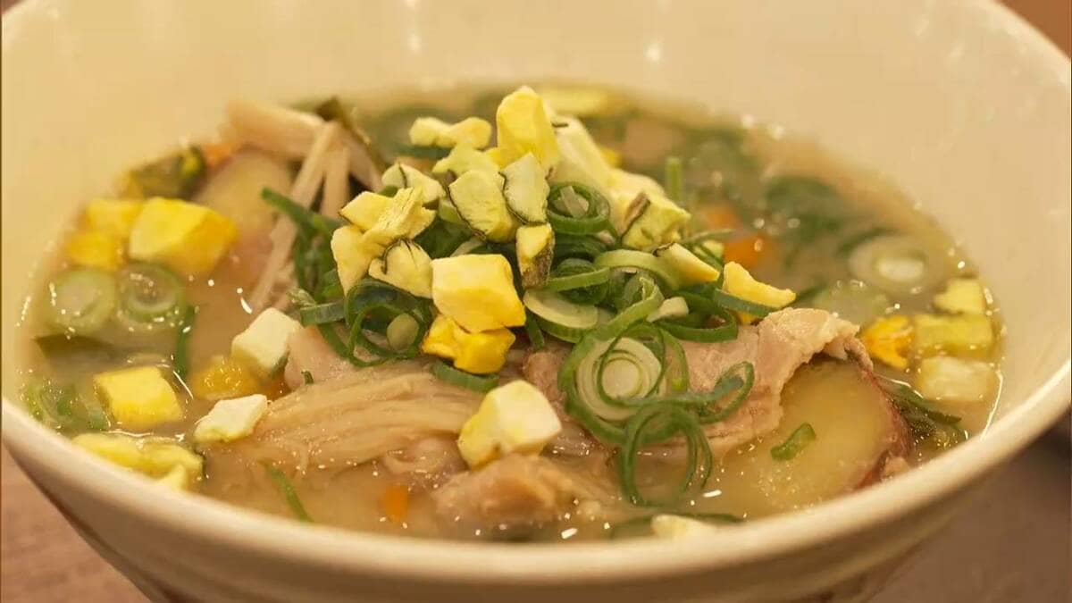 瀬戸内市の「青パパイヤ」など備前地域で生産された食材を使った「備前おかやま定食」岡山県庁で期間限定販売中