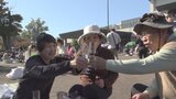 「おいしくてどれを買って帰ろうか悩む」県産新酒ワインを楽しむ山梨ヌーボーまつり|TBS NEWS DIG