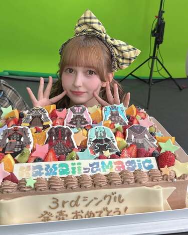 ルンパッパ まとめ売り　55枚 FRUITS ZIPPER・早瀬ノエル】3rdシングル発売記念の豪華ケーキを披露
